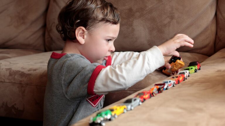TRF3 concede Benefício Assistencial (BPC/LOAS) para criança com autismo em situação de vulnerabilidade