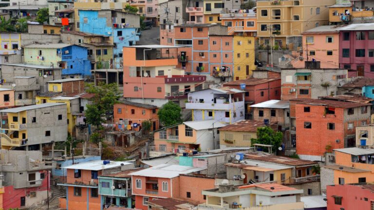 Ricos x Pobres: para combater a pobreza é preciso desconcentrar a renda