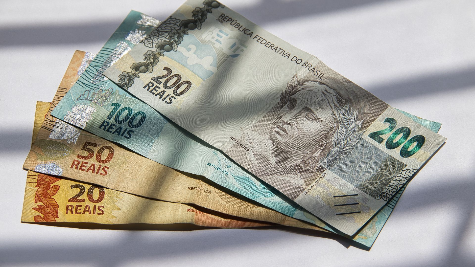 Salário mínimo de 2026 deverá ser de R$ 1.631