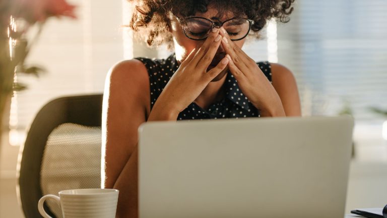 4º Relatório de Transparência Salarial: mulheres recebem, em média, 21,2% a menos que os homens